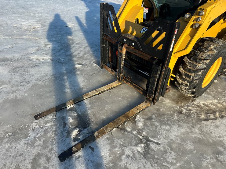 2018-caterpillar-236d-image-27