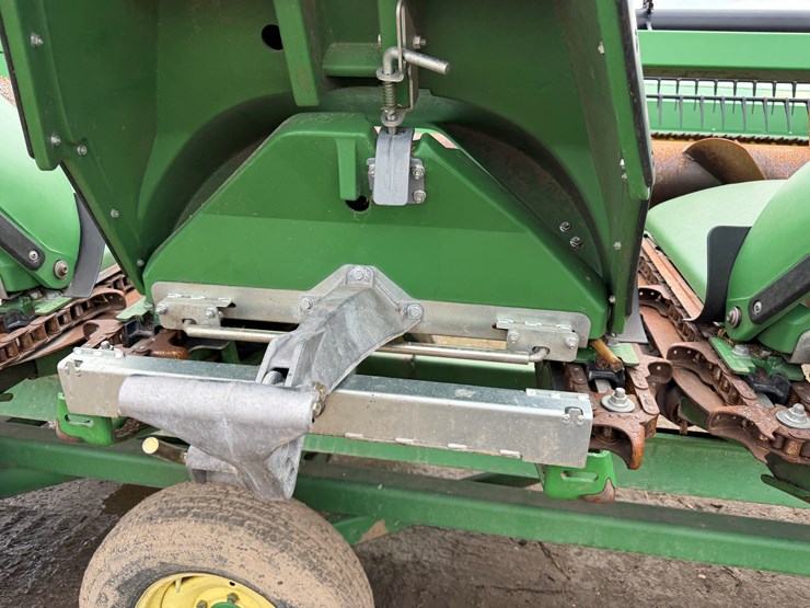 john-deere-c8r-image-41