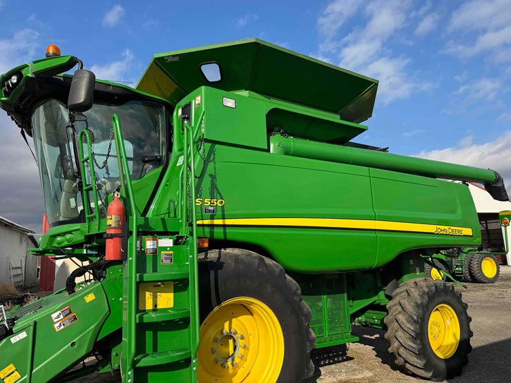 2013-john-deere-s550-image-27