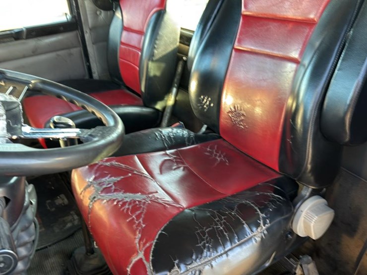 2005-kenworth-t800-image-54