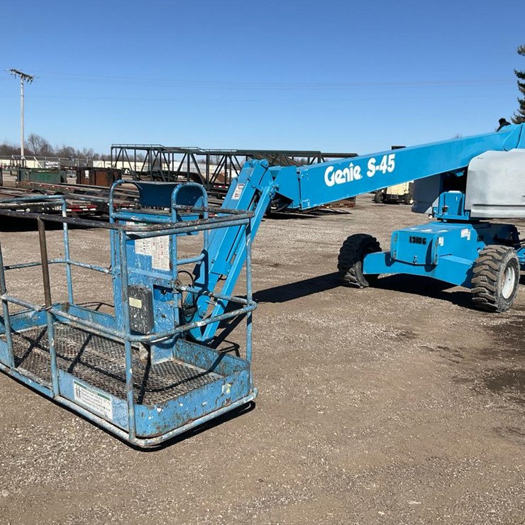 2005 GENIE S45