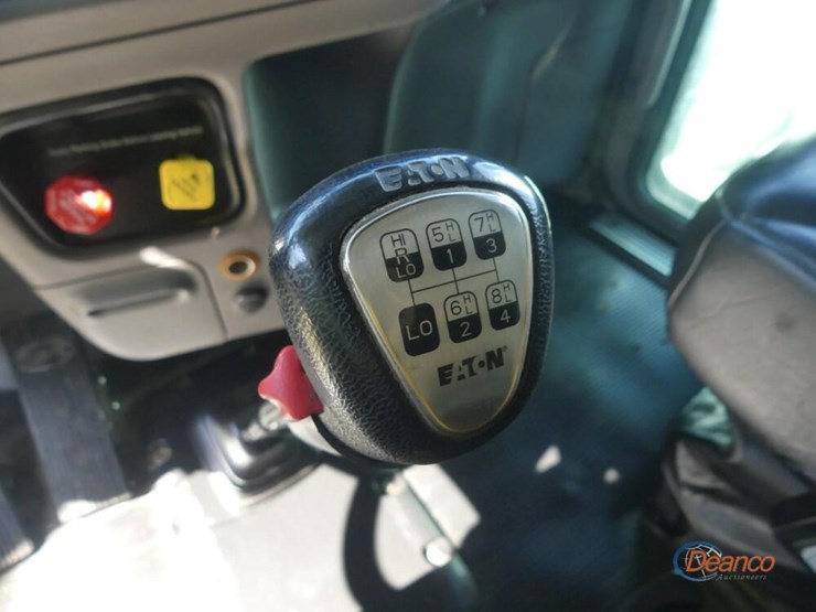 2022-peterbilt-389-image-19