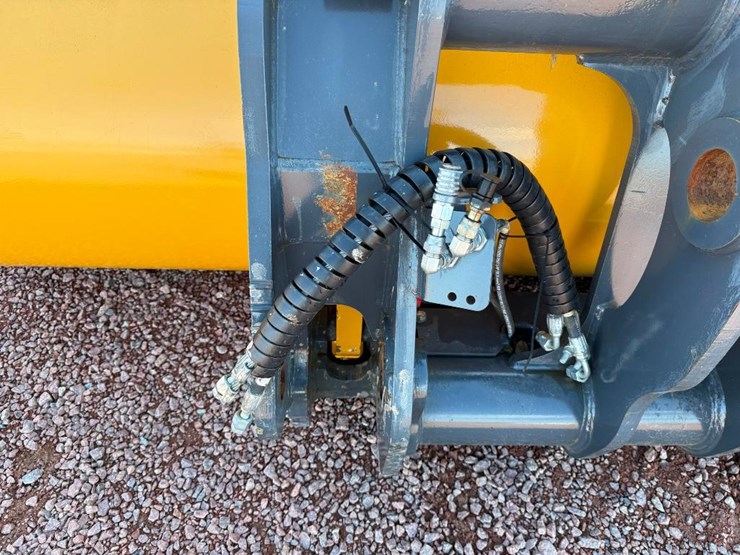 #413-•-lot-413-image-14