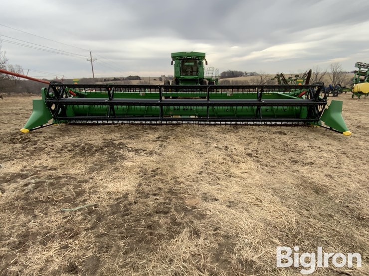 2024-john-deere-625f-image-2