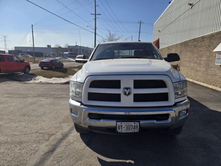 2018-dodge-2500-image-2