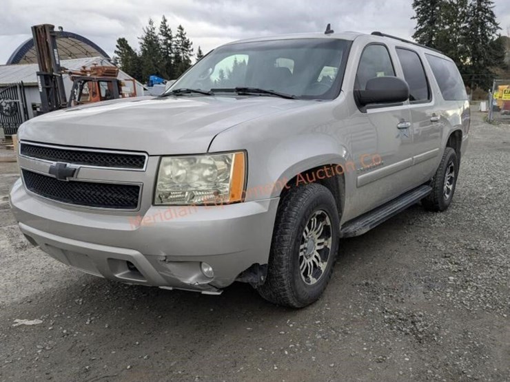 2007-chevrolet-suburban-image-1