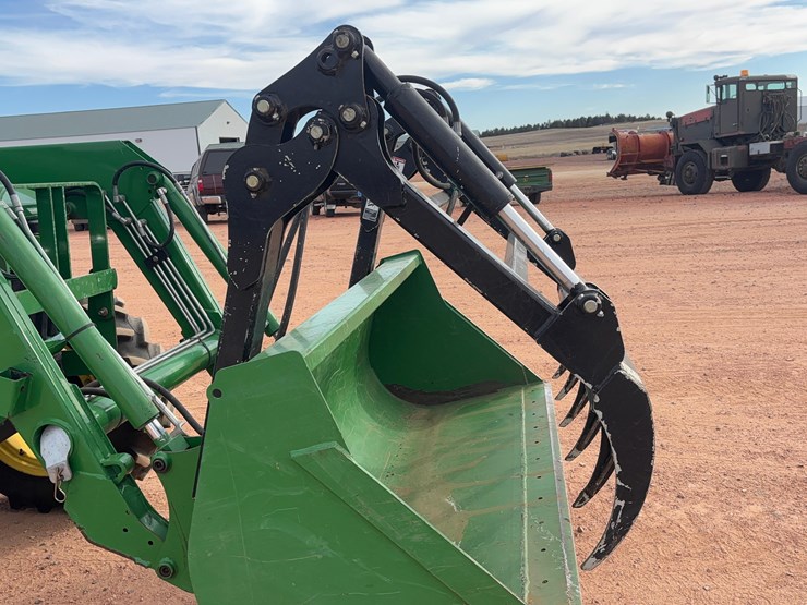 2009-john-deere-5083e-image-14