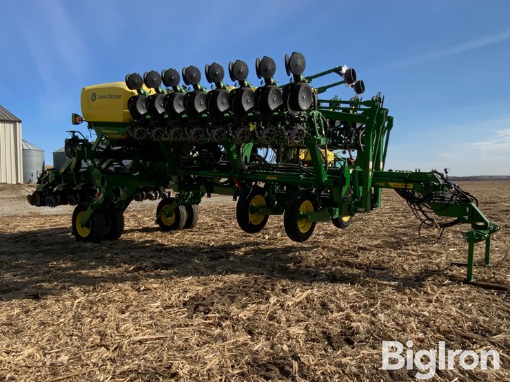 2023-john-deere-1795-image-3