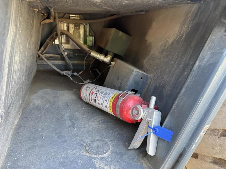 2013-gehl-dl11-image-56