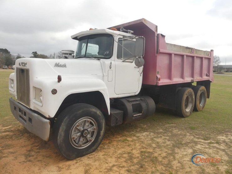 1981-mack-r686st-image-18