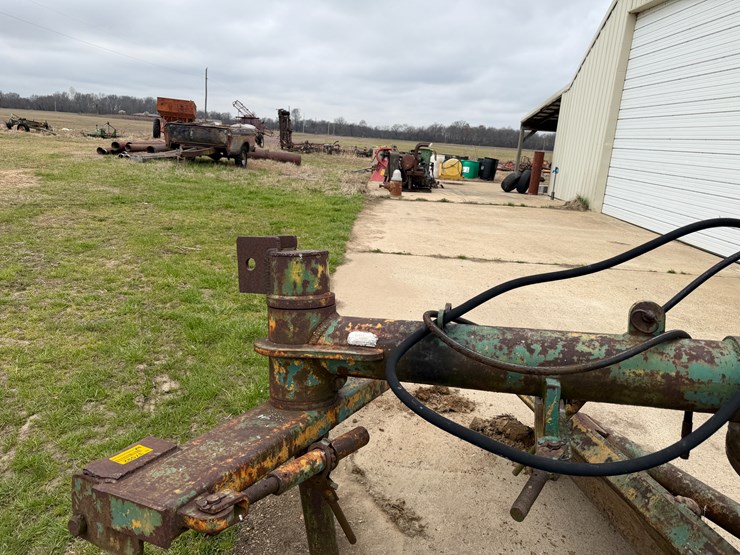 john-deere-8-image-9