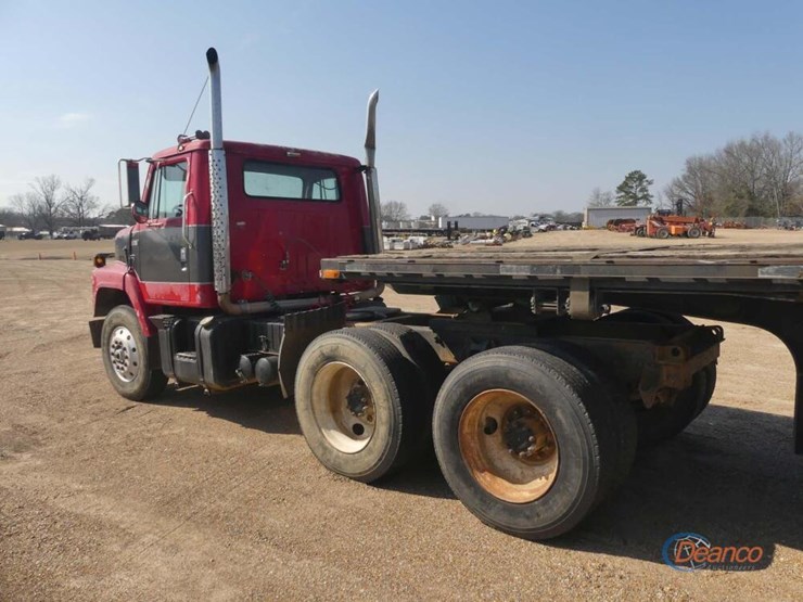 1984-international-s2200-image-3