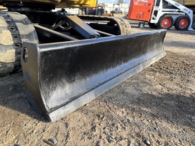 caterpillar-303.5-image-10