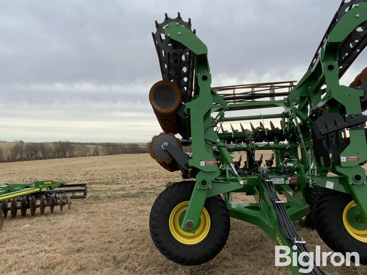 2023-john-deere-2680h-image-15