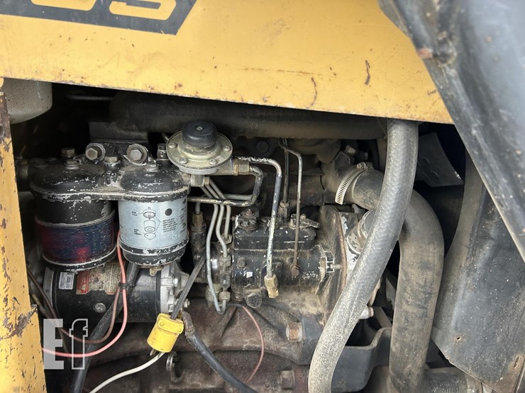 new-holland-l783-image-4