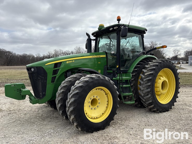 john-deere-8320r-image-1