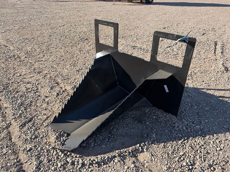 skid-steer-spade-bucket-image-1