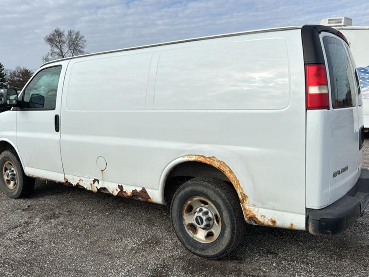 2008-gmc-3500-image-3