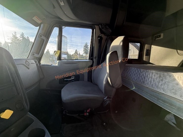 2017-international-prostar-image-28