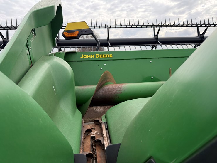 john-deere-c8r-image-49