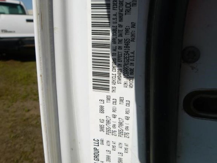 2014-dodge-1500-image-32