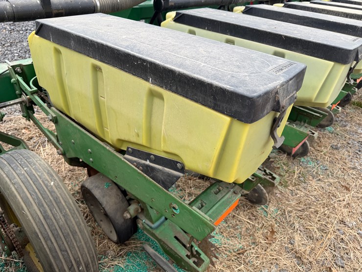 john-deere-12-image-53