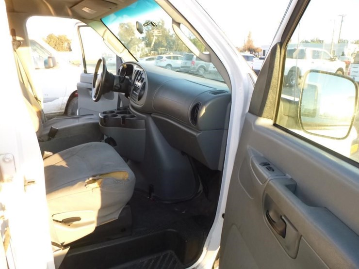 2008-ford-e350-image-14