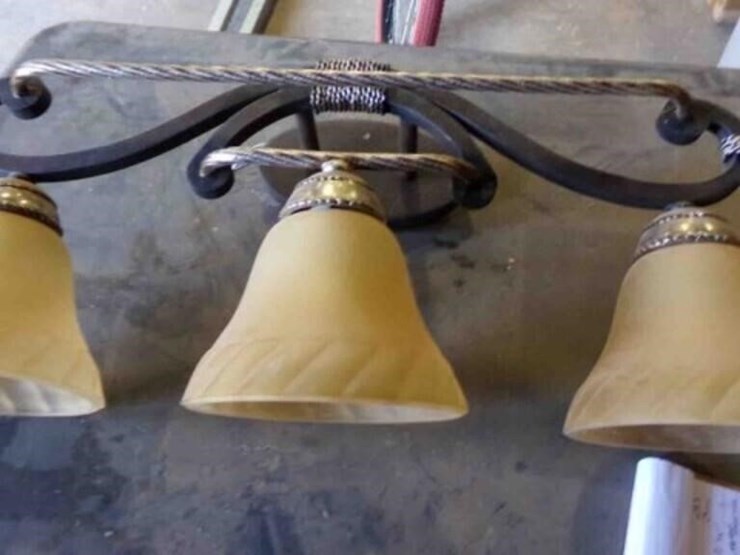 2-sets-of-3-lamps,-30"-wide-image-3