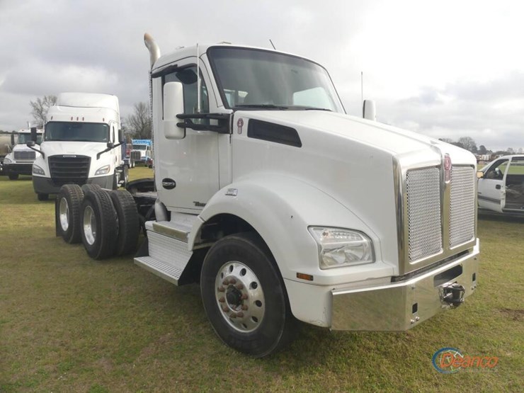 2018-kenworth-t880-image-1
