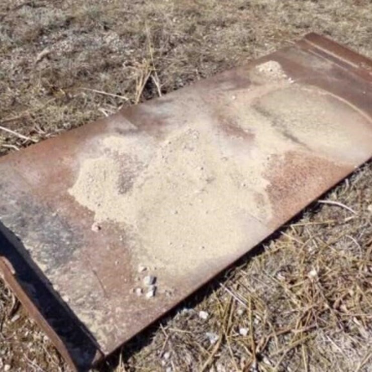 METAL TAILGATE, 7' X32"