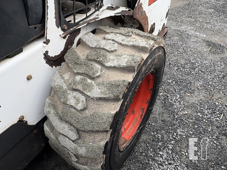 2014-bobcat-s590-image-5