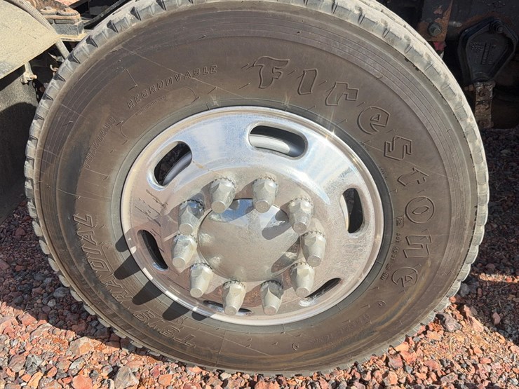 2004-kenworth-w900-image-13