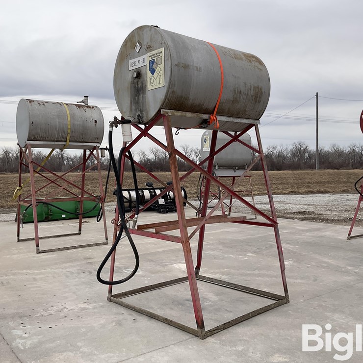 Free Standing 300-Gal Diesel Tank
