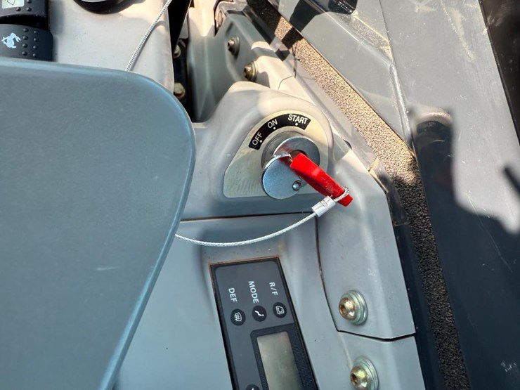 2021-deere-30g-image-50