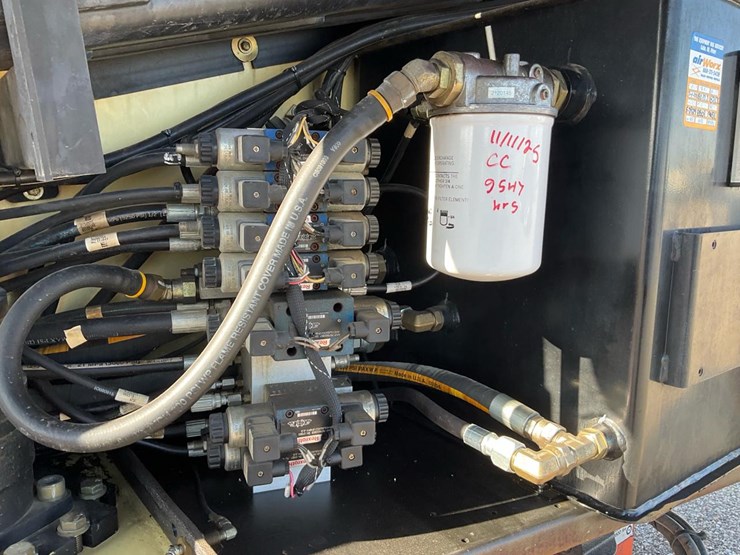 2004-jlg-600s-image-30