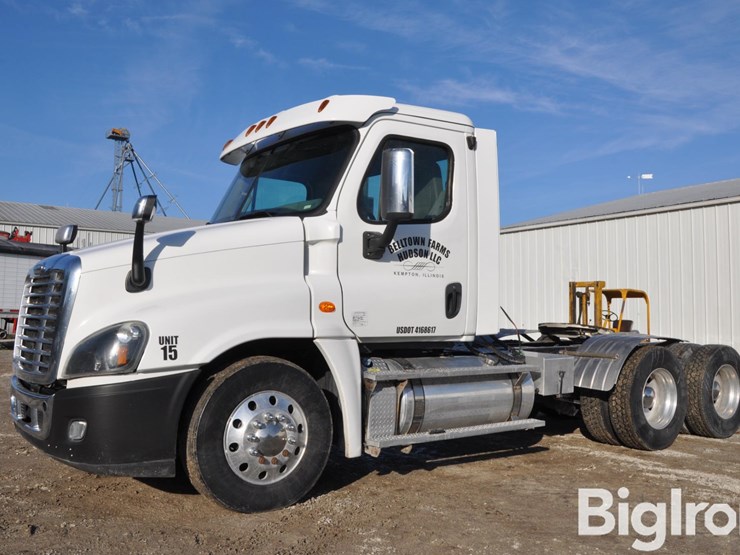 2016-freightliner-cascadia-125-image-1