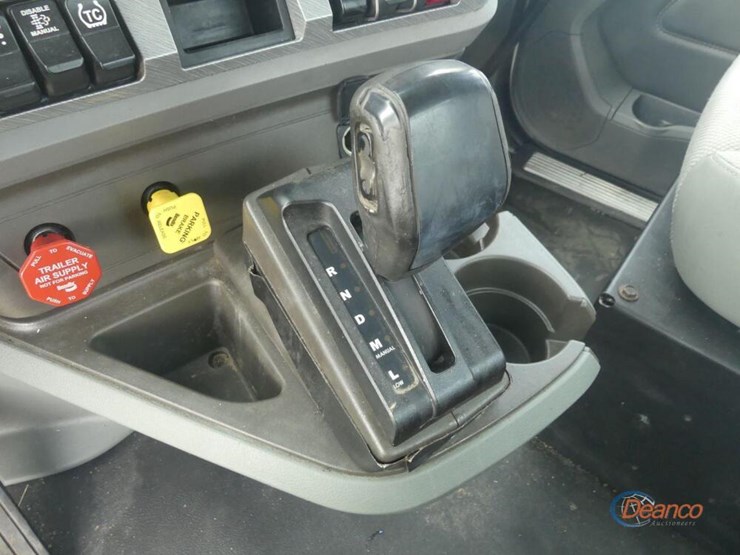 2018-kenworth-t880-image-17