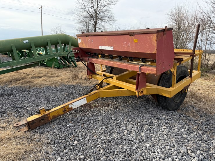 #41047-•-w&a-manufacturing-894-levee-seeder-and-packer-image-1