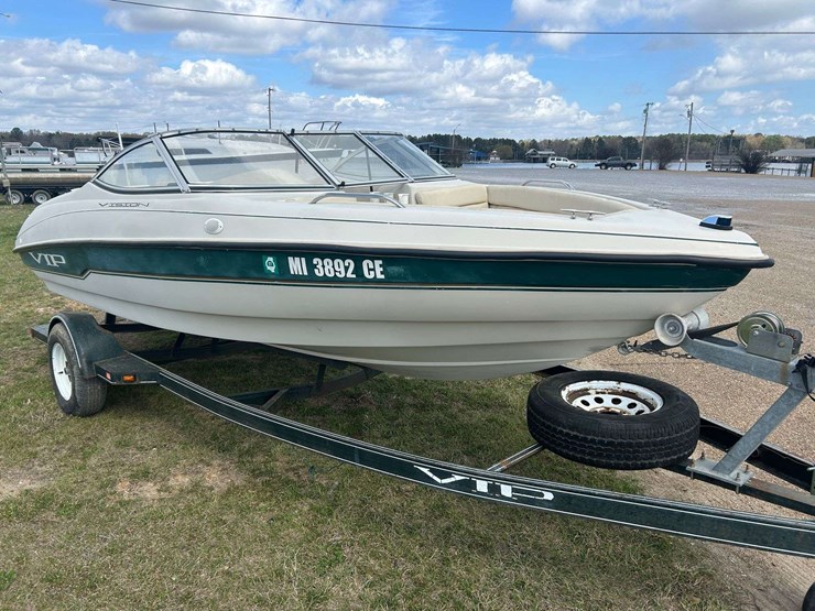 1996-vip-18'-ski-boat-image-22