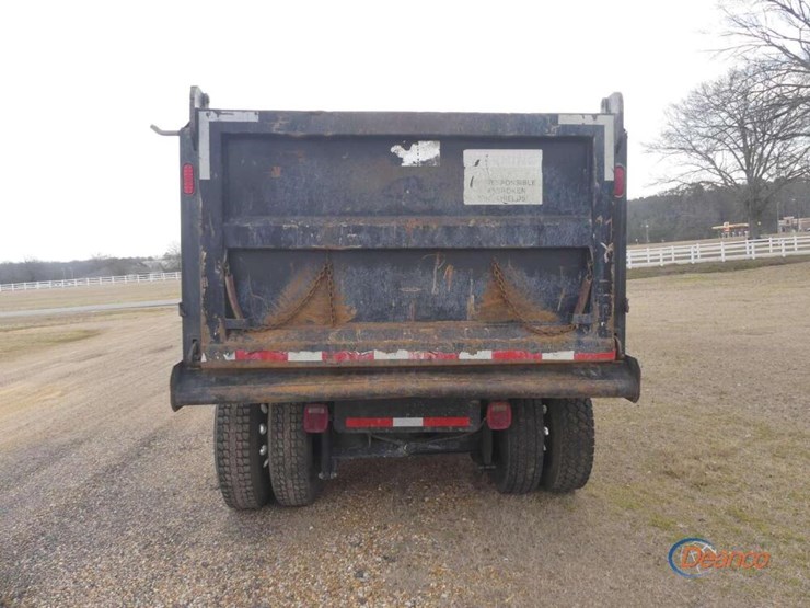 2017-peterbilt-567-image-4