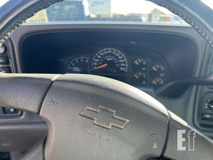 2004-chevrolet-silverado-1500-image-14