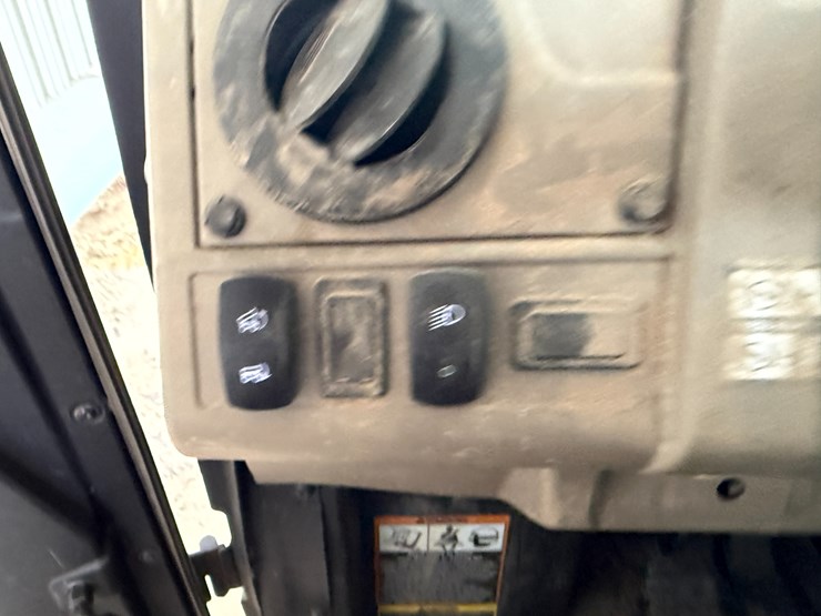 john-deere-gator-image-47