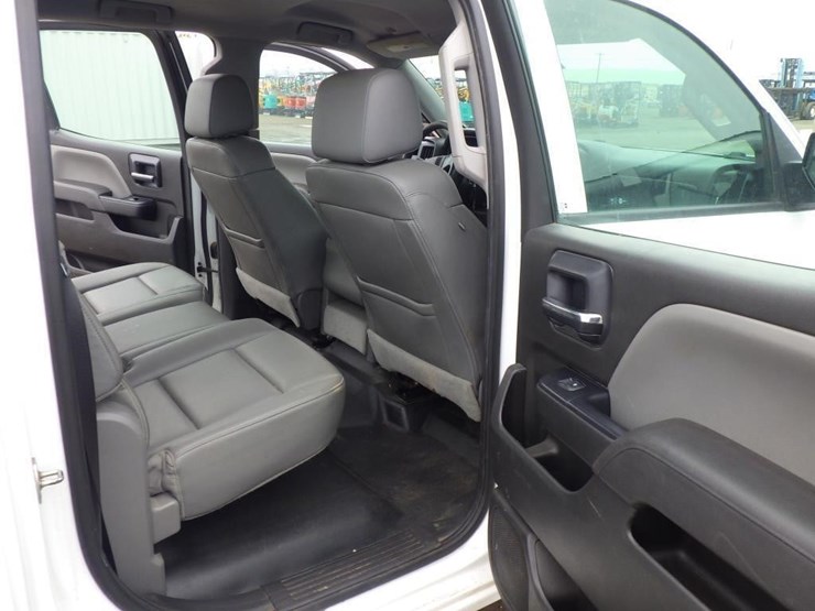 2018-chevrolet-1500-image-8