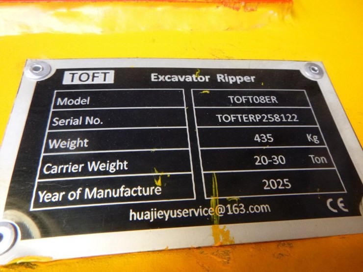 caterpillar-320-image-7