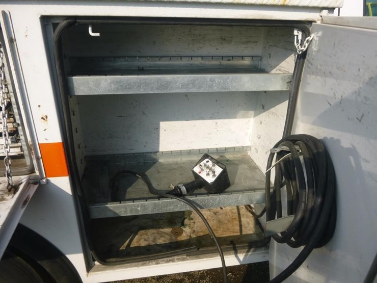 2010-ford-f550-image-23