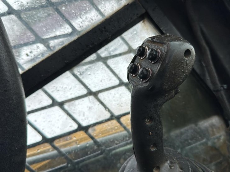 2013-caterpillar-279c-image-38