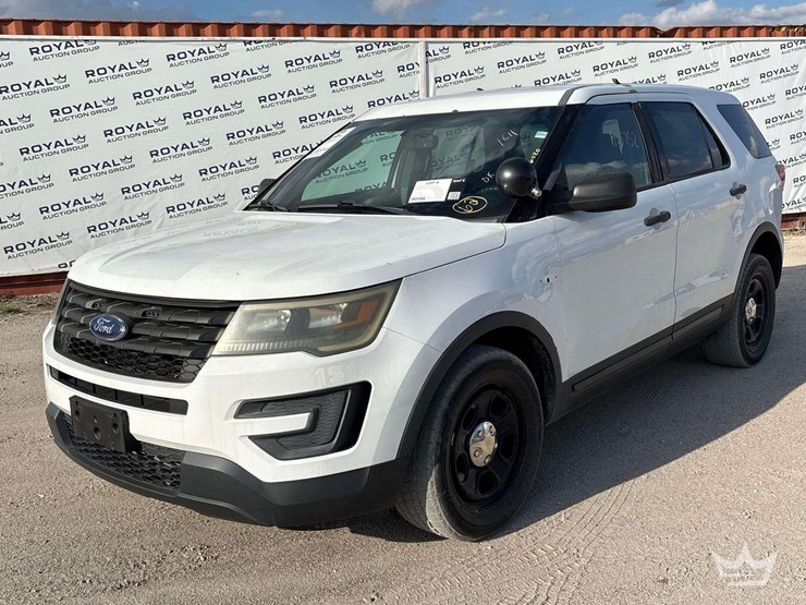2016-ford-explorer-image-1
