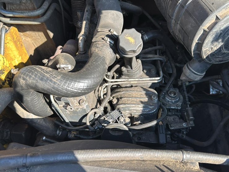 2011-new-holland-c238-image-36