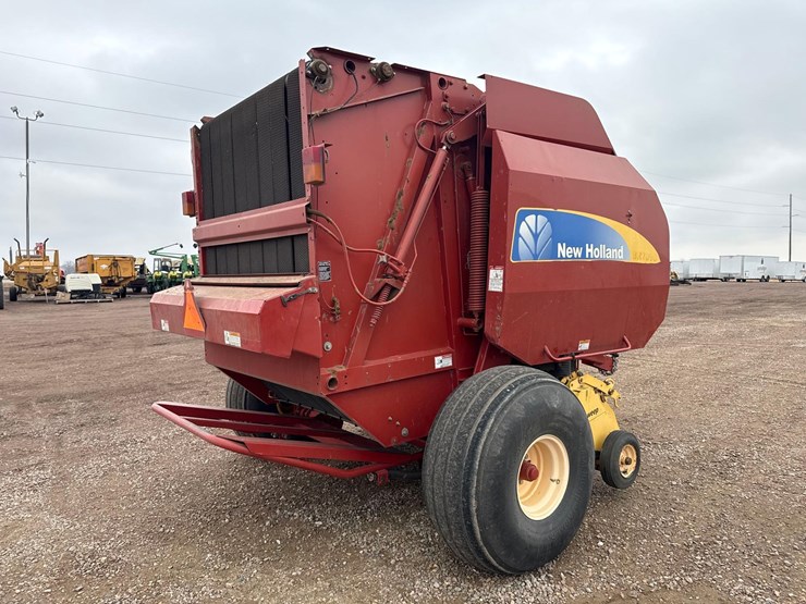 2010-new-holland-br7090-image-5