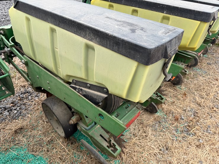 john-deere-12-image-55